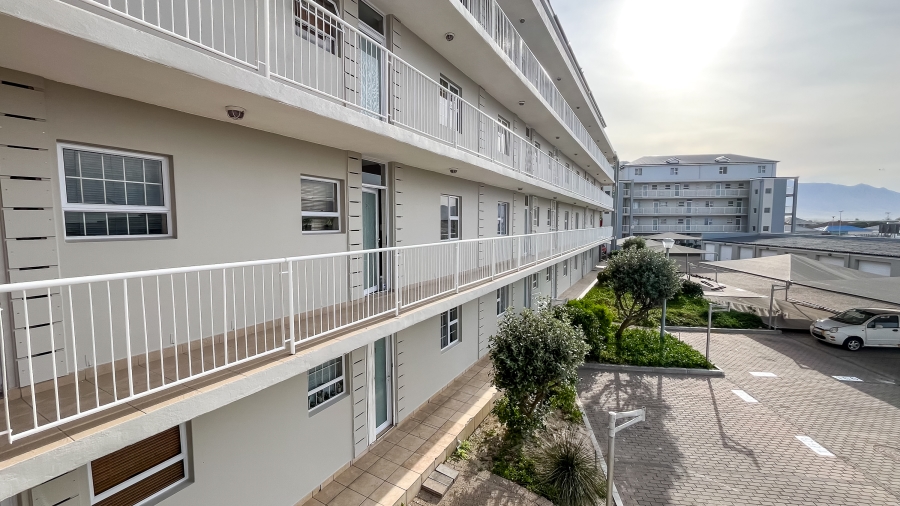 2 Bedroom Property for Sale in Muizenberg Western Cape